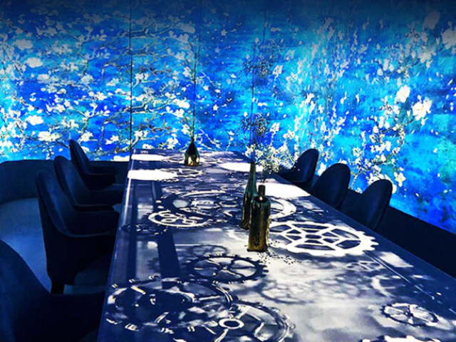 best 3d holographic dining experiences