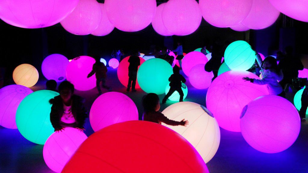 LED balloon lighting design for art venues