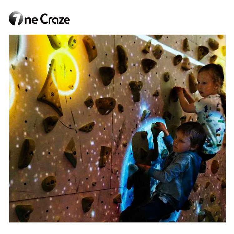 Innovative wall projection technology for climbers