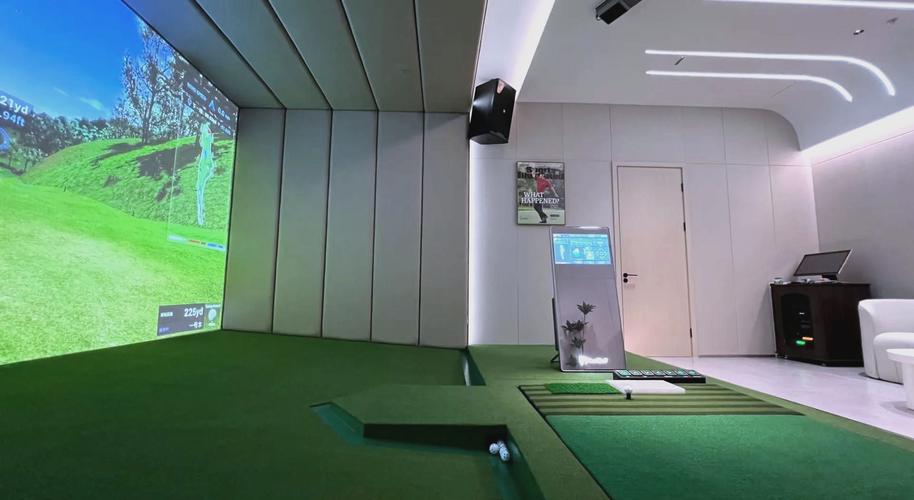 Player using golf simulator with virtual course projection
